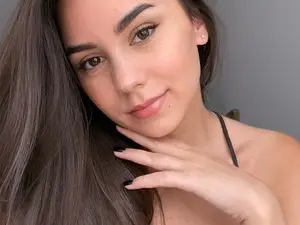 Myfreecams Live Sex Cam of IntrigueeMe