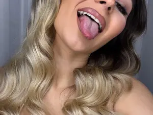 Myfreecams Adult Webcam of AnniaSummer