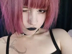Myfreecams Free Live Porn of KikiMoor