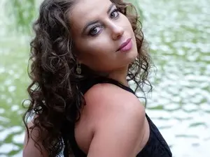Myfreecams Live Sex Cam of PetiteAlissa