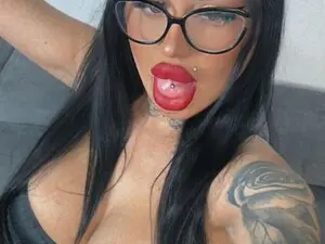 Myfreecams Watch Live Sex Cams of Ellaava