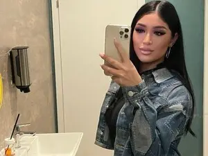 Myfreecams Live Porn of Kira_Krush