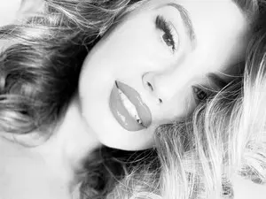 Myfreecams Sex Cam of Ur_Wet_Desire