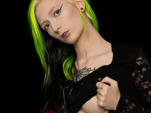 Myfreecams Live Sex Cam of TwistedAliceW
