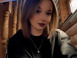 Myfreecams Watch Live Sex Cams of NayaValen