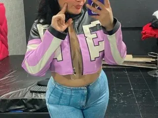 Streamate Free Porn Cam of Nicol_Holmes