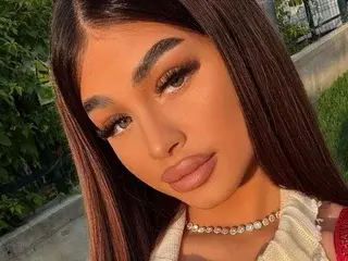 Streamate Best live sex cam show of BellaNoirre