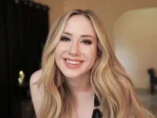 Streamate Adult Webcam of pintsizedblonde