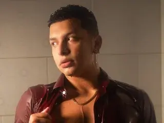 Streamate Nude Webcam of MasterConnor
