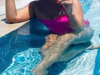Streamate Sex Cam of HornyHarriet_XX