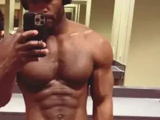 Streamate Sex Cam of MrBrownChoc