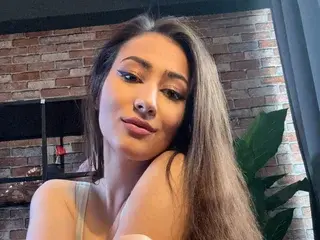 Streamate Sex Chat of IsoldeBlis