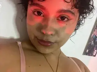 Streamate Best Webcam of curly_cute021