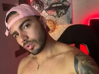 Streamate Live Sex Cam of hairyboyx