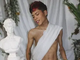 Streamate Free Porn Cam of MaxiWildd777