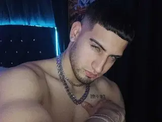 Streamate Free Porn Cam of GiomarReyesX