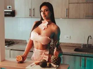 Streamate Free Live Porn of YelinaMontana