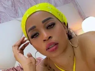 Streamate Nude Webcam of TyraaLambert