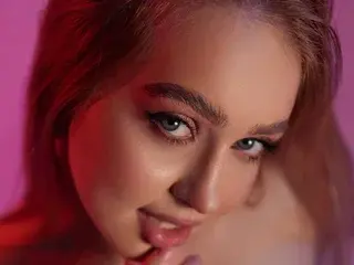 Streamate Watch Live Sex Cams of ElyssawetXX