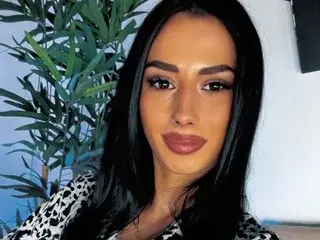 Streamate Live Sex of TiaCyrrus