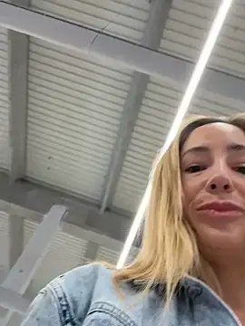 Stripchat Free Porn Cam of SweetAlegra_