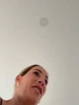 Stripchat Free Live Porn of SweetAlegra_