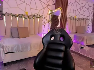 Stripchat Live Sex Cam of Cloee_tay1