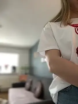 Stripchat Sex Cam of Mia_Ethan