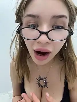Stripchat Adult Video Chat of FlashTitsRoyal