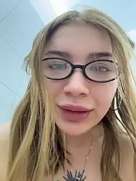 Stripchat Adult Video Chat of FlashTitsRoyal