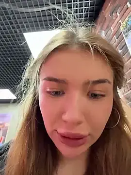 Stripchat Sex Cam of FlashTitsRoyal