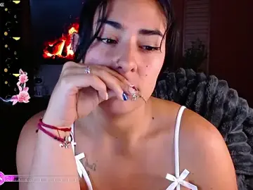 Stripchat Live Sex Cam of Iris_colette