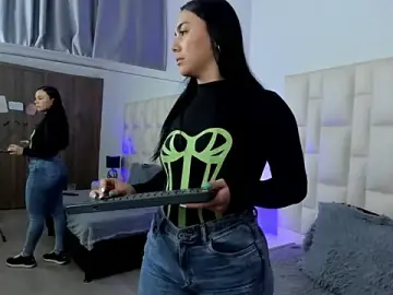 Stripchat Live Sex Cam of Ariana_rouse