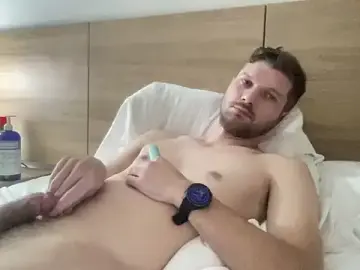 Stripchat Adult Webcam of Kcruise9clouds