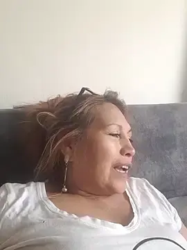 Stripchat Live Sex Cam of Kazsandraa