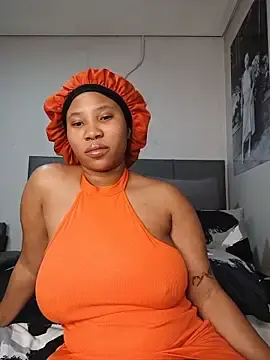 Stripchat Free Live Porn of DrippinCaramelCutie