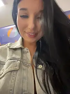 Stripchat Free Live Porn of Tisha_Busty