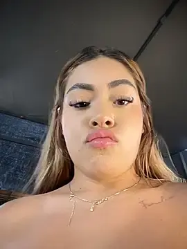 Stripchat Adult Video Chat of MayaMoanXXX