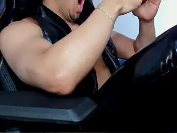 Stripchat Free Porn Cam of Tommy_Bred