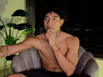 Stripchat Live Sex of Big_mike_e