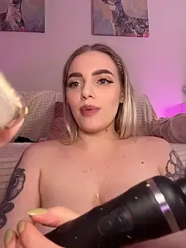 Stripchat Sex Chat of HugeBoobsAlice