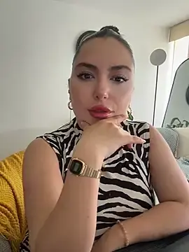 Stripchat Free Porn Cam of sukhakunis1