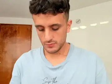 Stripchat Live Sex Cam of CorbinxHalle