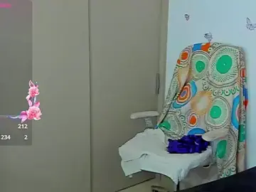 Stripchat Free Live Porn of Naomii_King