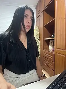 Stripchat Sex Cam of Luna_rousse26
