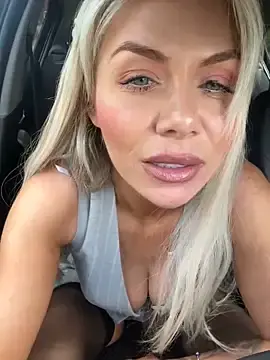 Stripchat Sex Cam of MIssJasminDoll