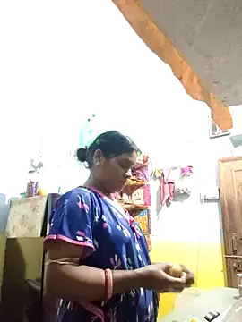 Stripchat Sex Cam of Priyasexcpl