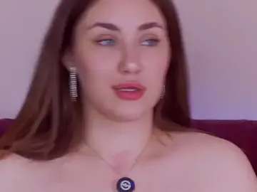 Stripchat Sex Cam of KiraBarlows
