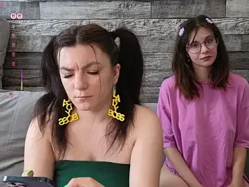 Stripchat Free Porn Cam of Vika_loves_you