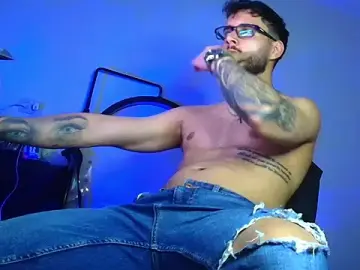 Stripchat Sex Cam of XanderCage99